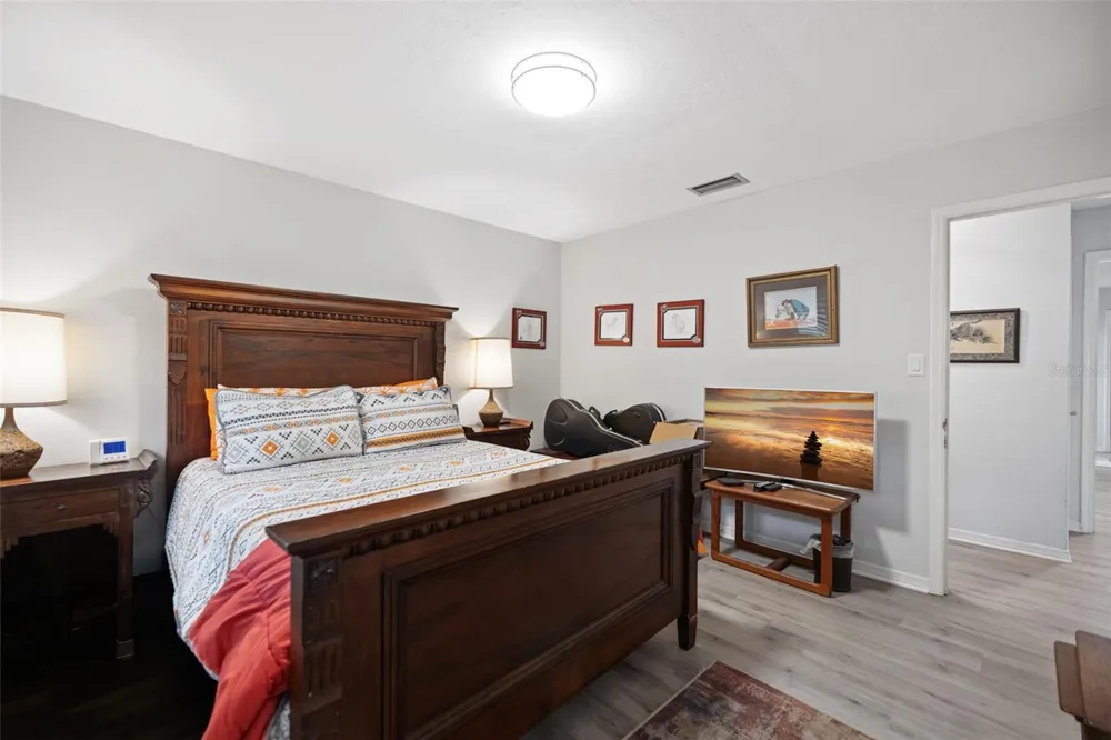 11207 NW 14TH AVENUE Gainesville, FL 32606