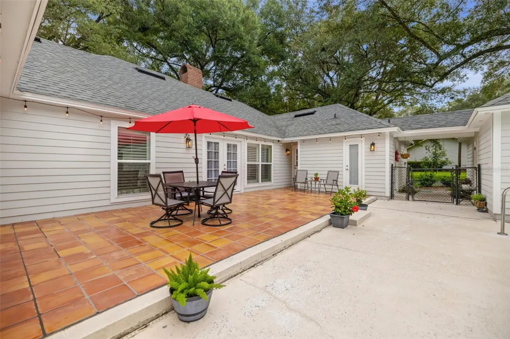 11207 NW 14TH AVENUE Gainesville, FL 32606