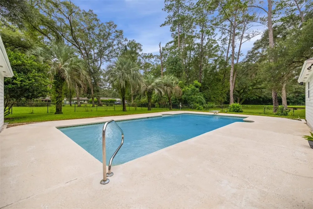 11207 NW 14TH AVENUE Gainesville, FL 32606
