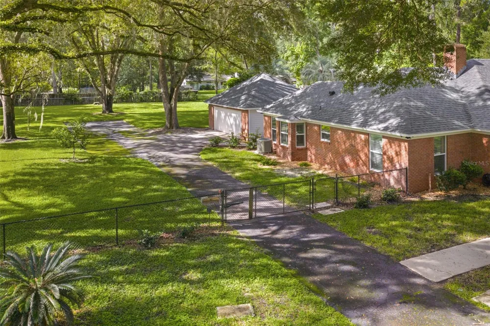 11207 NW 14TH AVENUE Gainesville, FL 32606