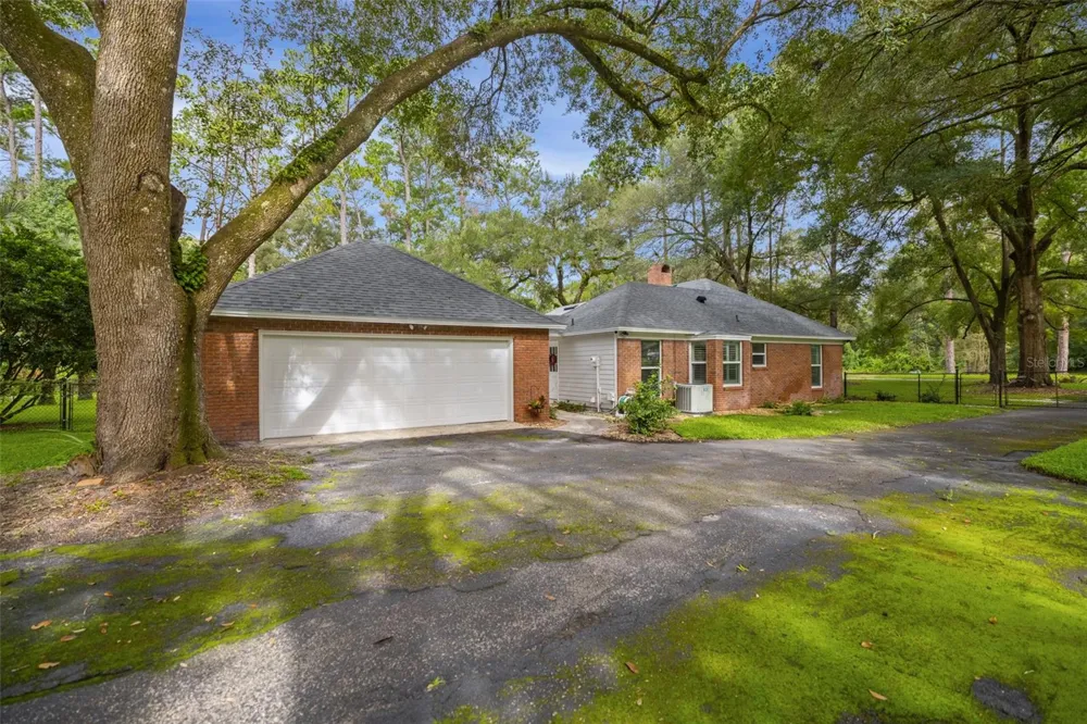 11207 NW 14TH AVENUE Gainesville, FL 32606