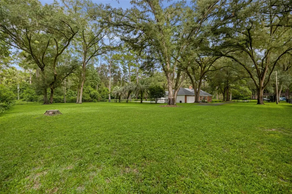 11207 NW 14TH AVENUE Gainesville, FL 32606