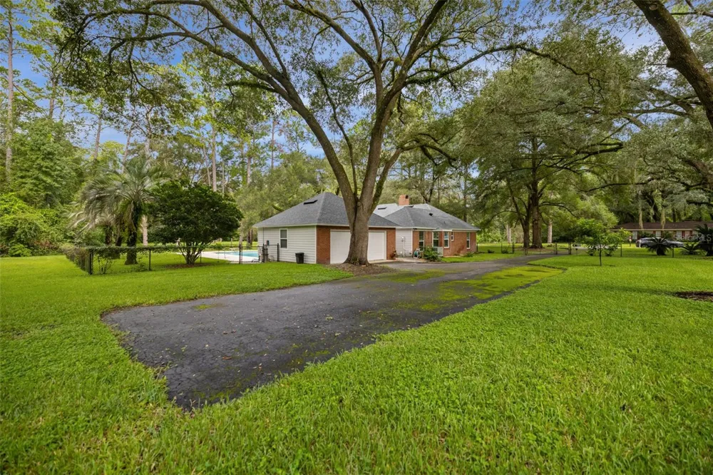 11207 NW 14TH AVENUE Gainesville, FL 32606