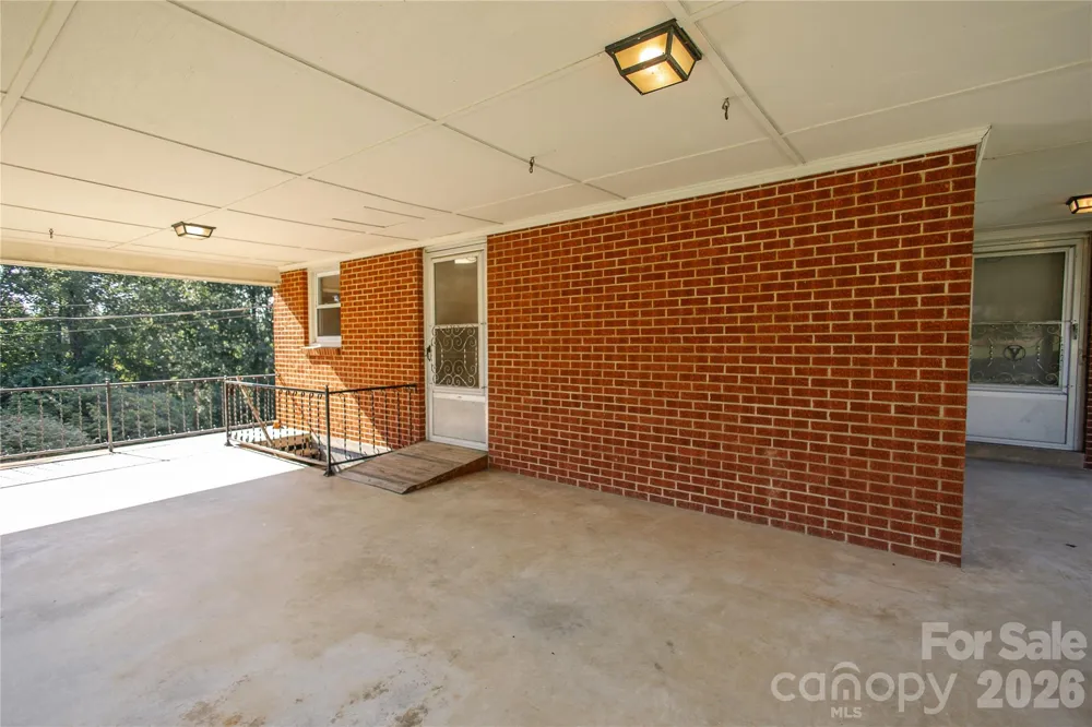 136 Marion Street Marion, NC 28752