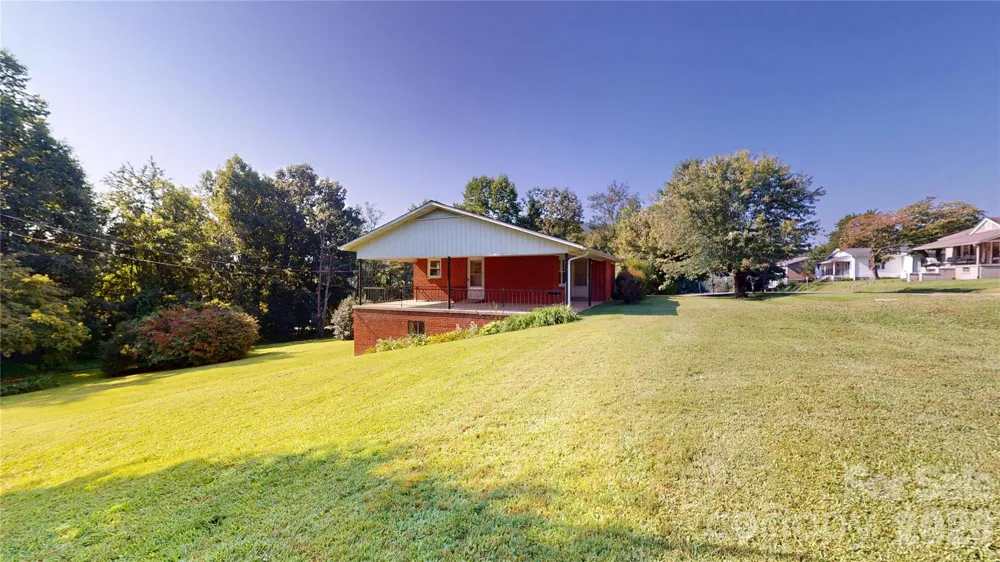 136 Marion Street Marion, NC 28752