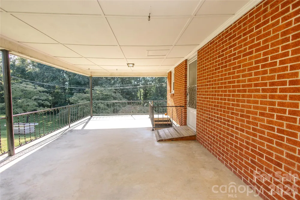 136 Marion Street Marion, NC 28752