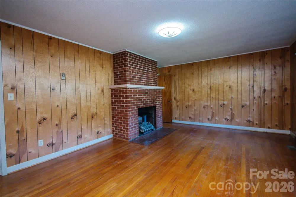 136 Marion Street Marion, NC 28752