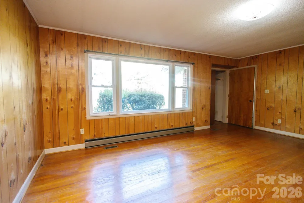 136 Marion Street Marion, NC 28752