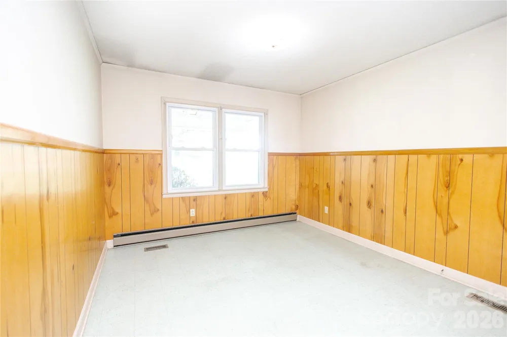 136 Marion Street Marion, NC 28752