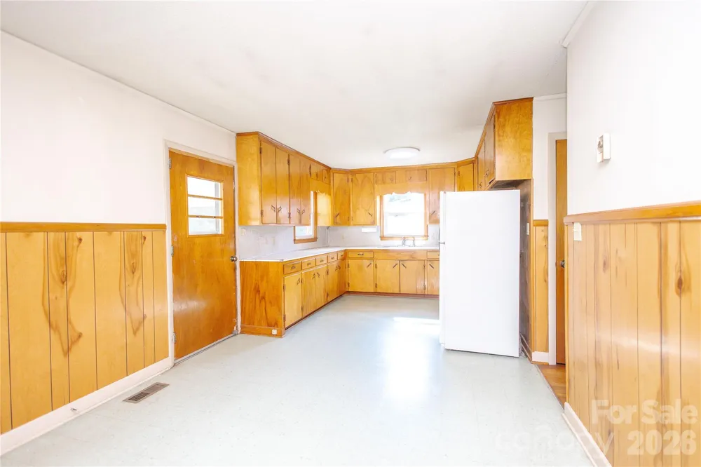 136 Marion Street Marion, NC 28752