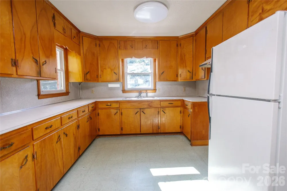 136 Marion Street Marion, NC 28752