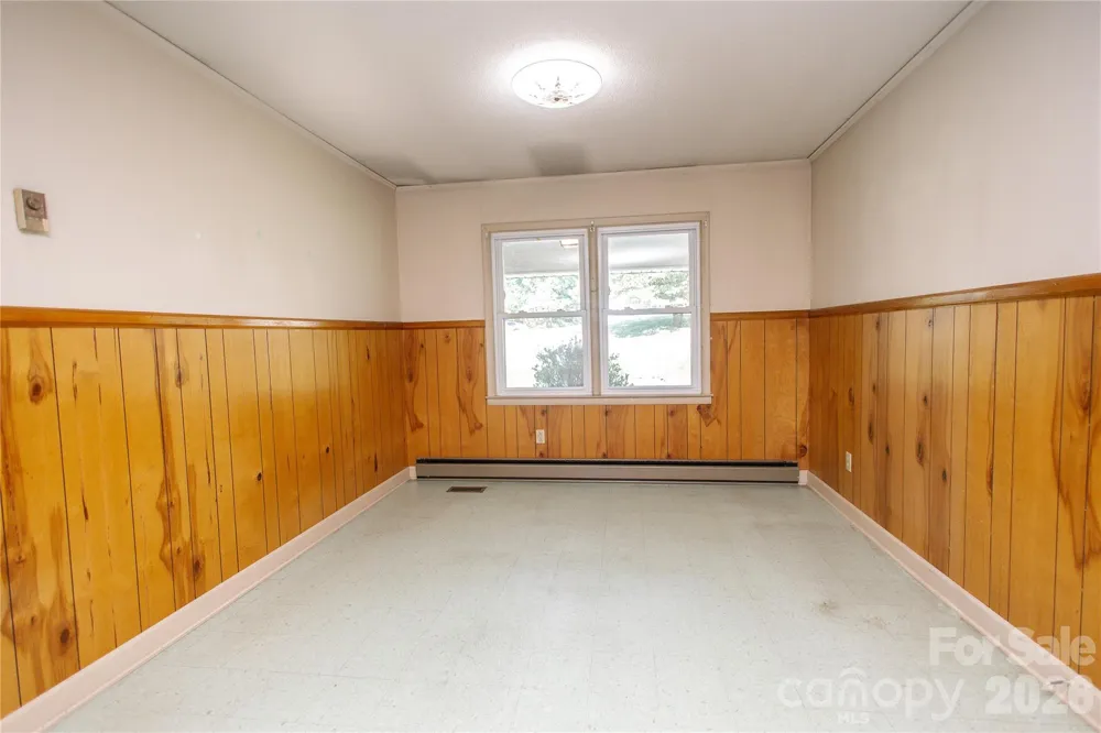 136 Marion Street Marion, NC 28752