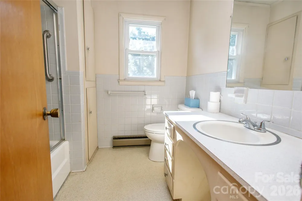136 Marion Street Marion, NC 28752