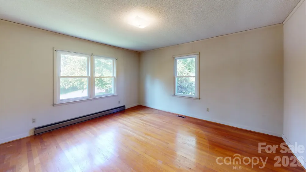 136 Marion Street Marion, NC 28752