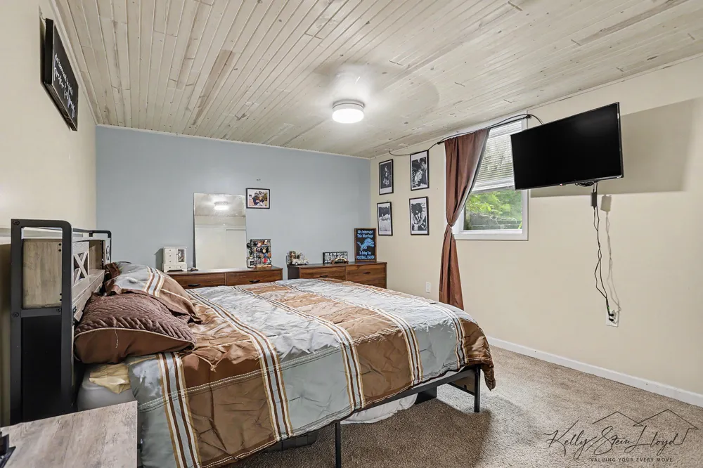 751 Riverview Drive Plainwell, MI 49080