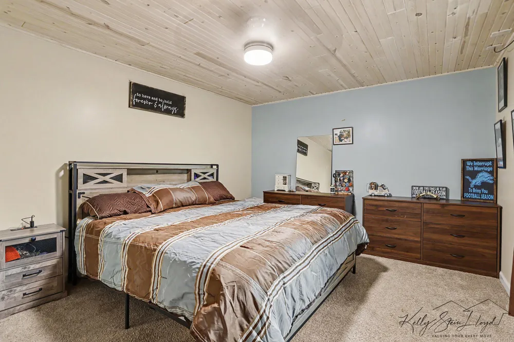 751 Riverview Drive Plainwell, MI 49080