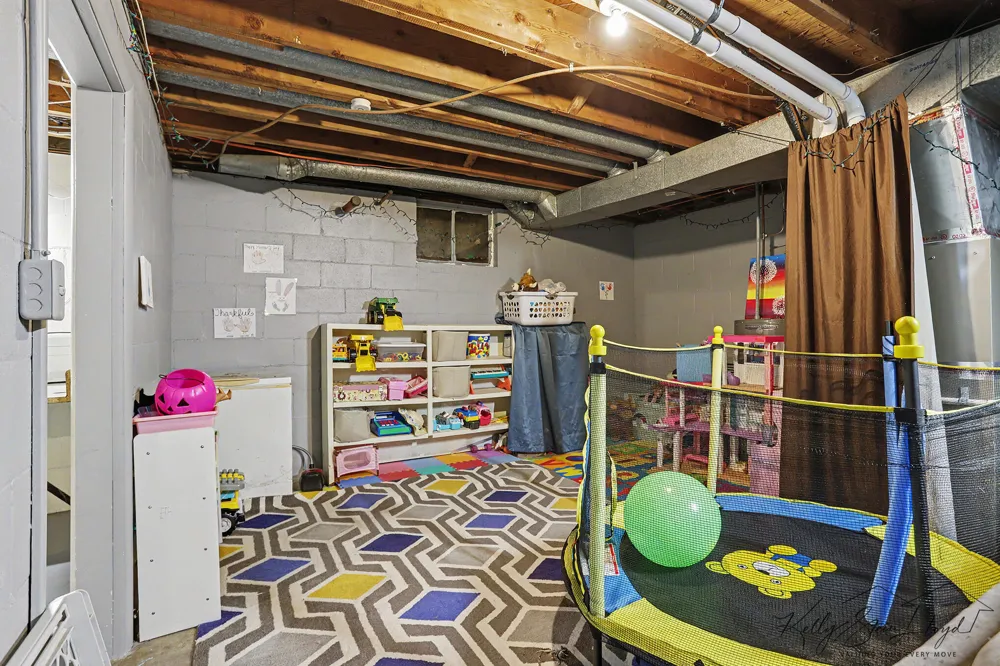751 Riverview Drive Plainwell, MI 49080