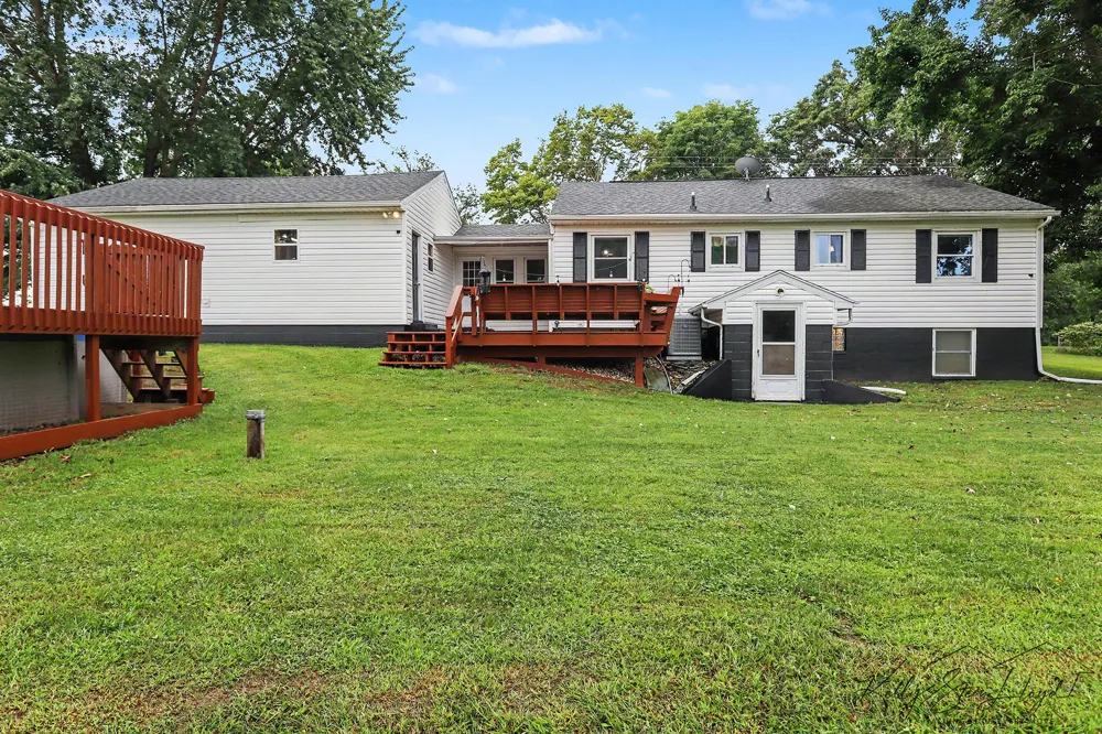 751 Riverview Drive Plainwell, MI 49080