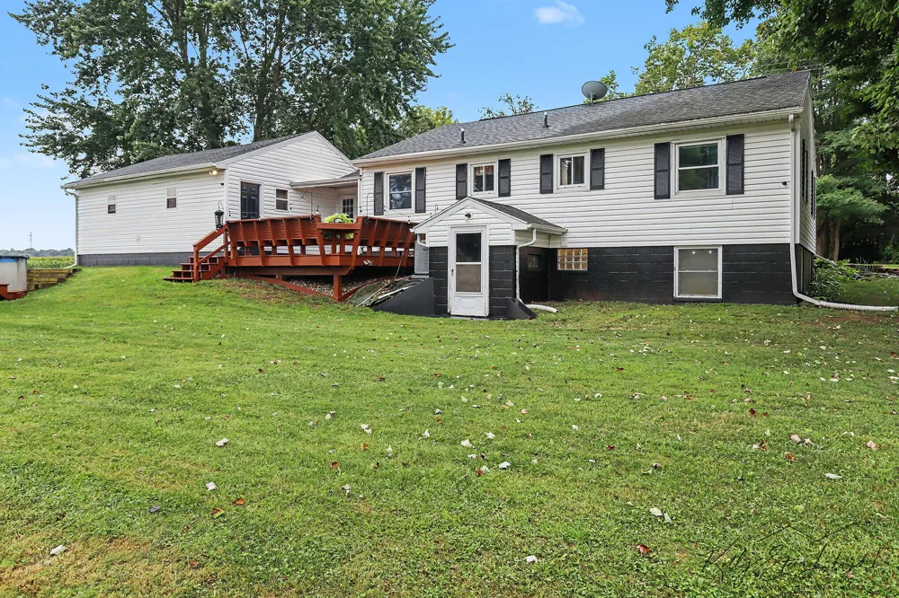 751 Riverview Drive Plainwell, MI 49080
