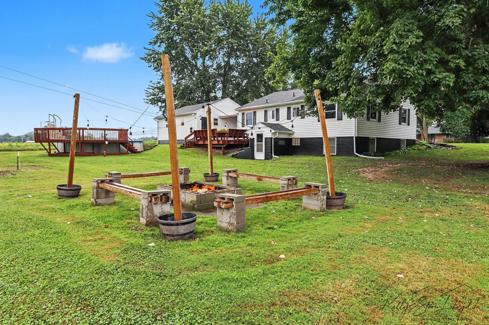 751 Riverview Drive Plainwell, MI 49080