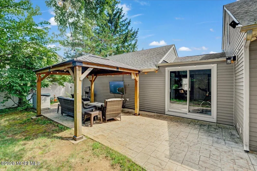 89 Campbell Street Red Bank, NJ 07701