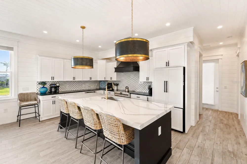 239 S HARBOR DRIVE Holmes Beach, FL 34217
