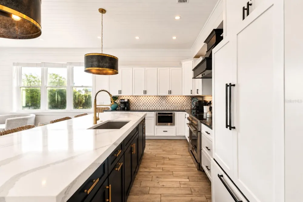 239 S HARBOR DRIVE Holmes Beach, FL 34217