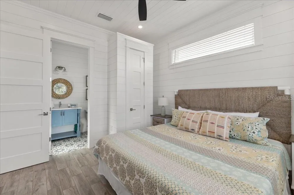 239 S HARBOR DRIVE Holmes Beach, FL 34217