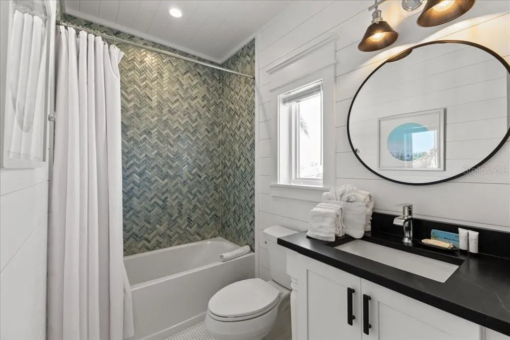 239 S HARBOR DRIVE Holmes Beach, FL 34217