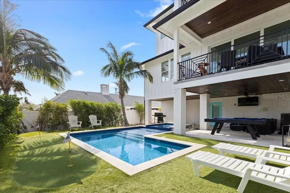 239 S HARBOR DRIVE Holmes Beach, FL 34217