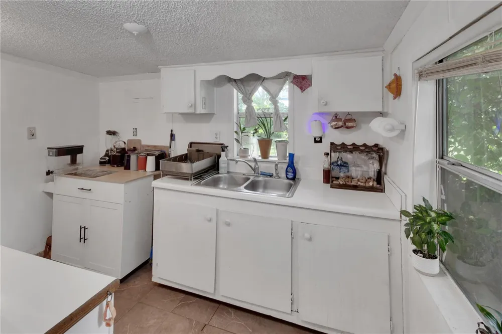 18931 E ALTOONA ROAD Altoona, FL 32702