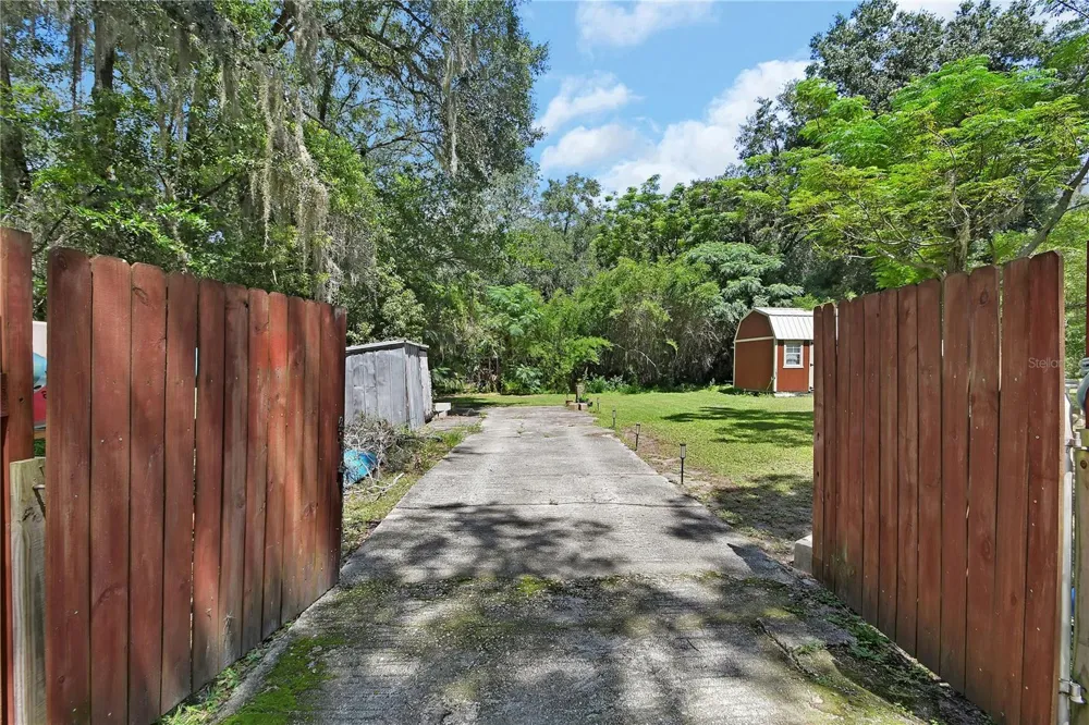 18931 E ALTOONA ROAD Altoona, FL 32702