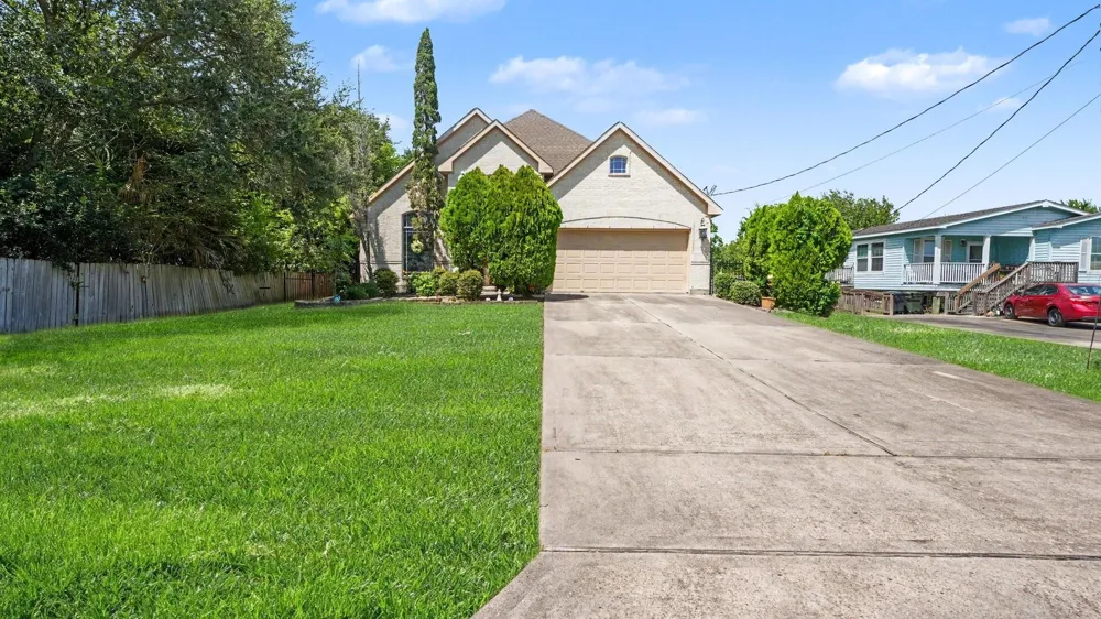 2424 Rue De Lafitte Drive San Leon, TX 77539