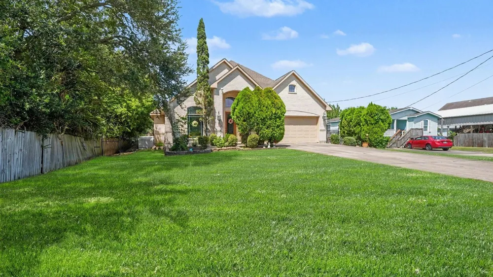 2424 Rue De Lafitte Drive San Leon, TX 77539