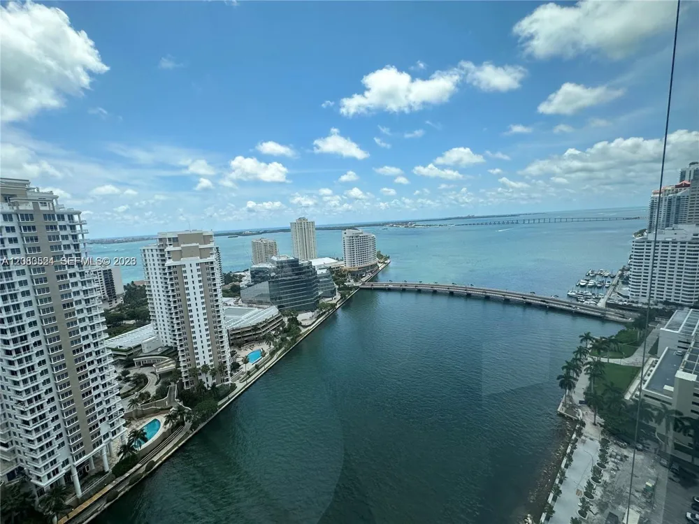 495 Brickell Ave #2702 Miami, FL 33131