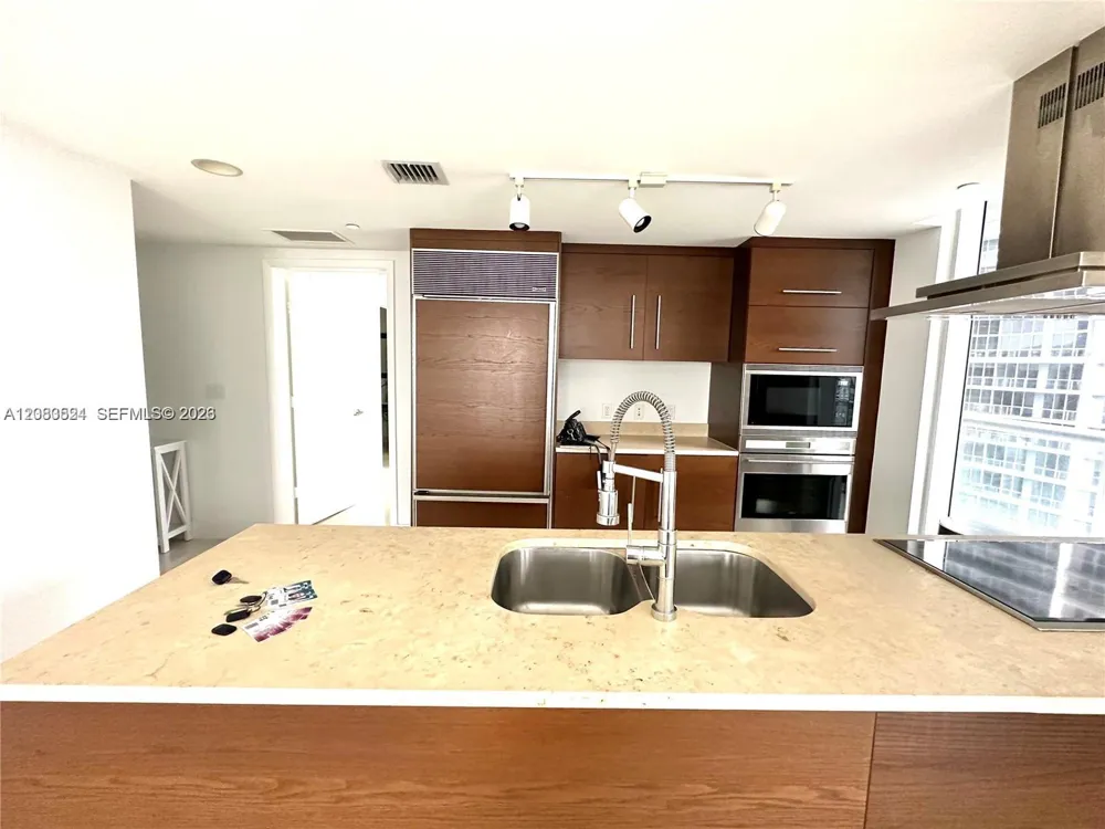 495 Brickell Ave #2702 Miami, FL 33131