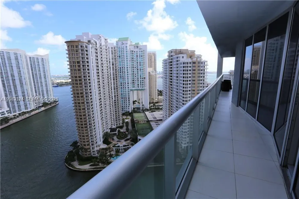 495 Brickell Ave #2702 Miami, FL 33131