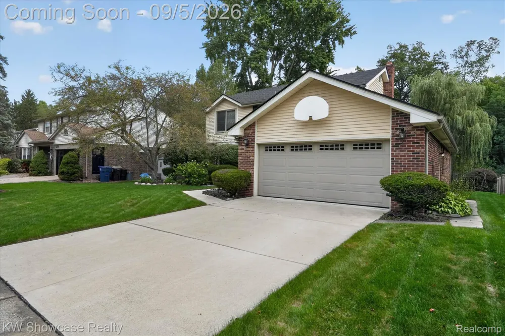 8254 Sandpiper Street Canton Charter Township, MI 48187