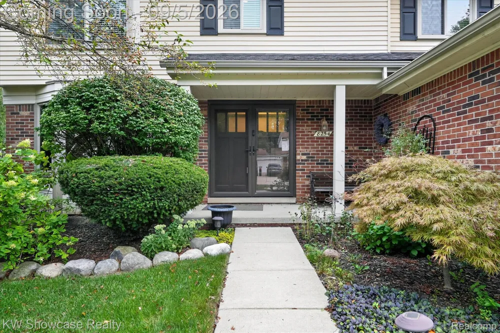 8254 Sandpiper Street Canton Charter Township, MI 48187