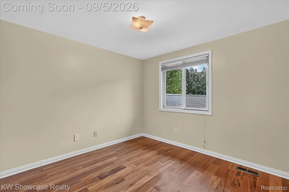 8254 Sandpiper Street Canton Charter Township, MI 48187