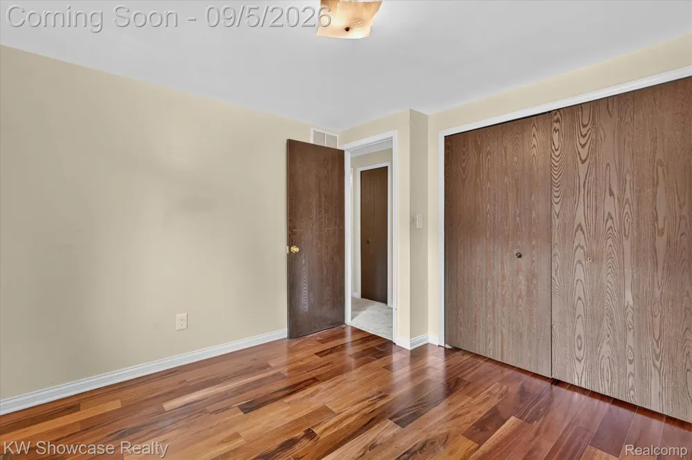 8254 Sandpiper Street Canton Charter Township, MI 48187
