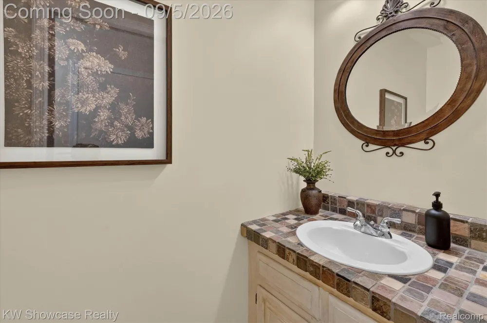8254 Sandpiper Street Canton Charter Township, MI 48187