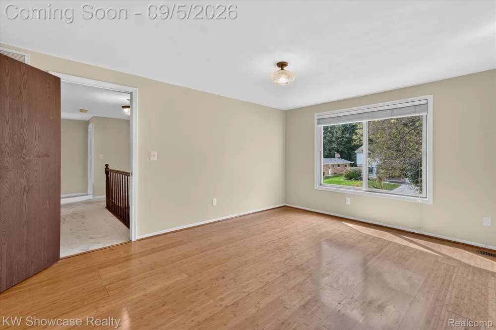 8254 Sandpiper Street Canton Charter Township, MI 48187