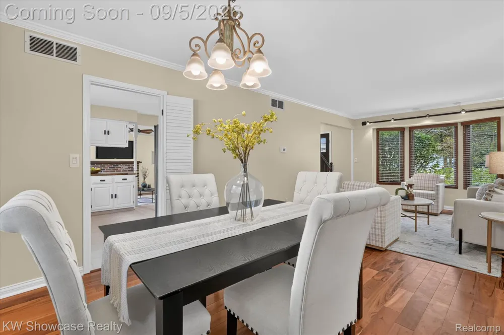 8254 Sandpiper Street Canton Charter Township, MI 48187