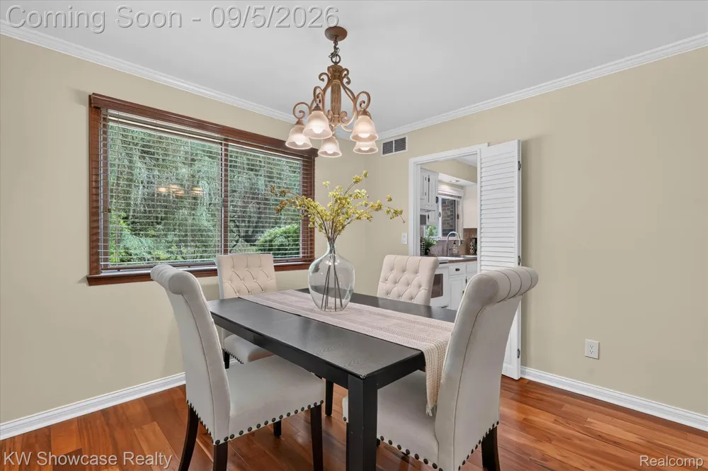 8254 Sandpiper Street Canton Charter Township, MI 48187
