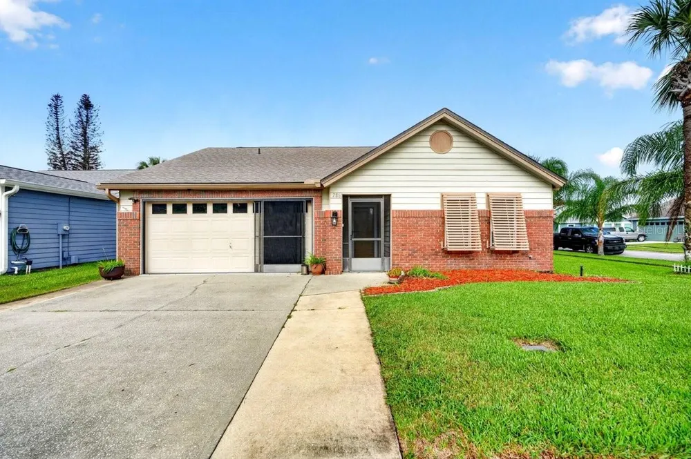 786 PINE SHORES CIRCLE New Smyrna Beach, FL 32168
