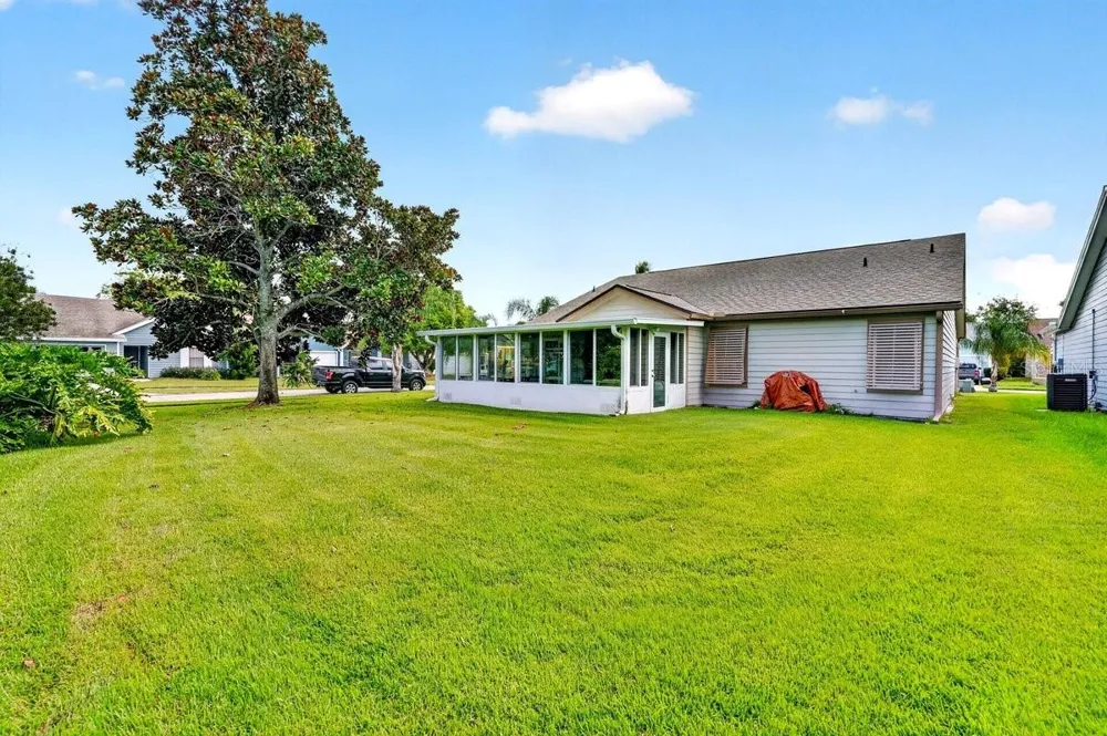 786 PINE SHORES CIRCLE New Smyrna Beach, FL 32168