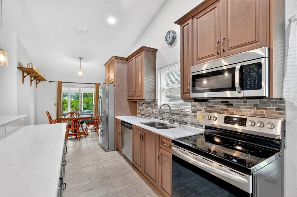786 PINE SHORES CIRCLE New Smyrna Beach, FL 32168