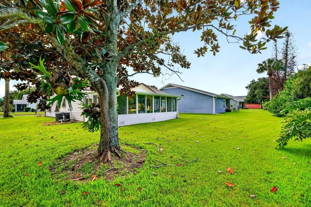 786 PINE SHORES CIRCLE New Smyrna Beach, FL 32168