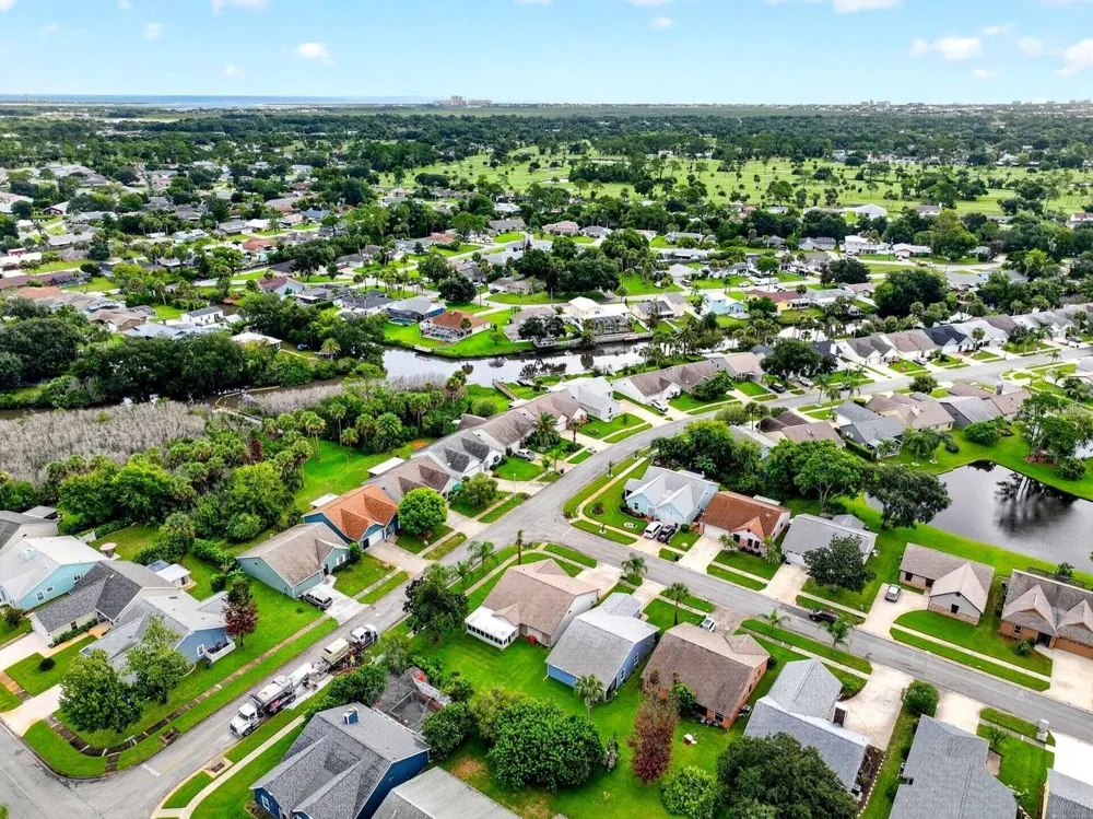 786 PINE SHORES CIRCLE New Smyrna Beach, FL 32168
